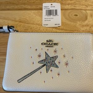 Corner Zip Wristlet With Wand NEW!